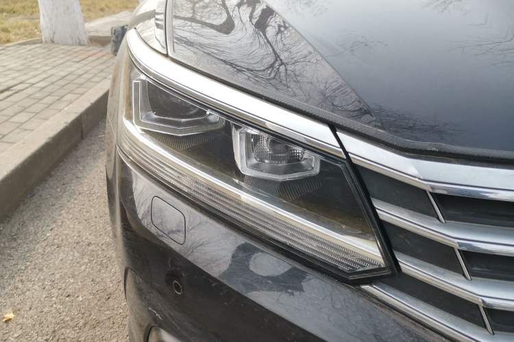 Used Volkswagen Passat 2016 330TSI DSG Prestige Edition Right Front Headlight