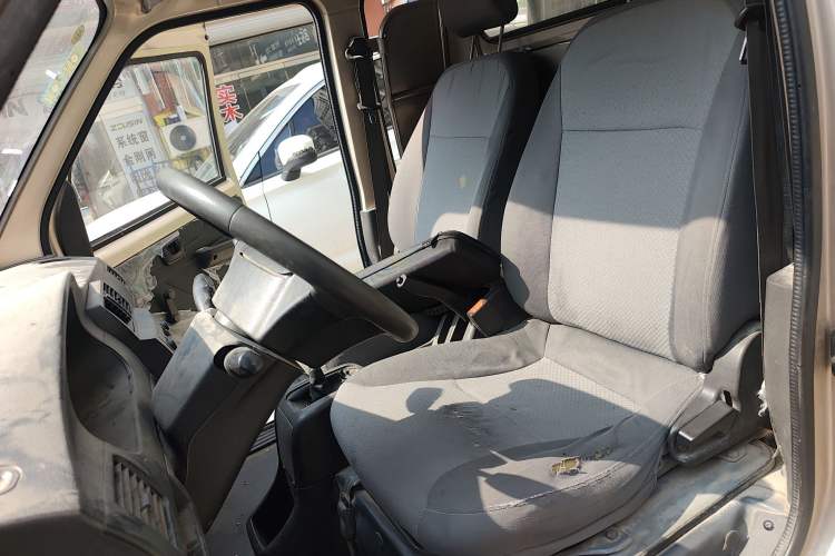 Used Wuling Rongguang 2019 1.5L Extended-Body Van Base Model with 2 Seats
