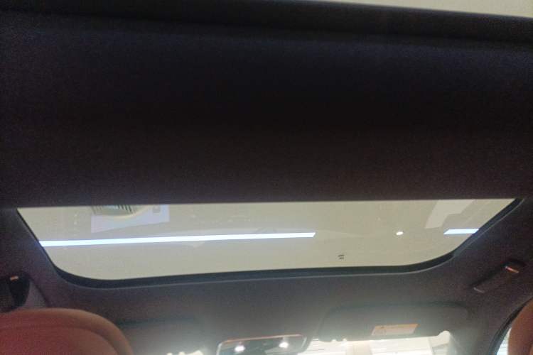 Used Hima AITO M8 2025 Extended-Range Max+ Version 53.4 kWh 6-Seater Edition Headliner