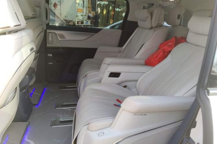 Used Buick GL8 New Energy 2024 Lu Zun Luxury Edition 7-Seater Left Rear Seat