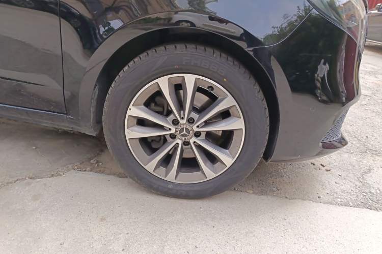 Used Mercedes-Benz V-Class 2022 V 260 Avantgarde Edition