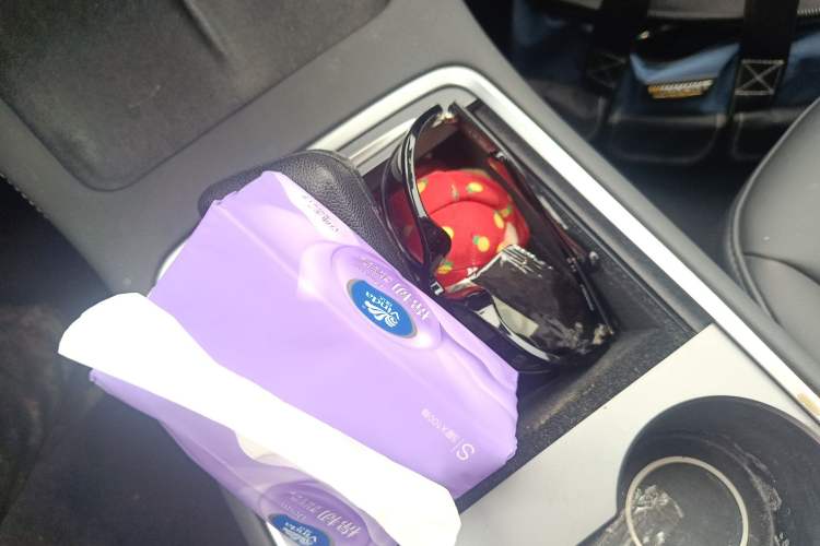 Used Tesla Model Y 2021 Long-Range All-Wheel-Drive Version 3D7
