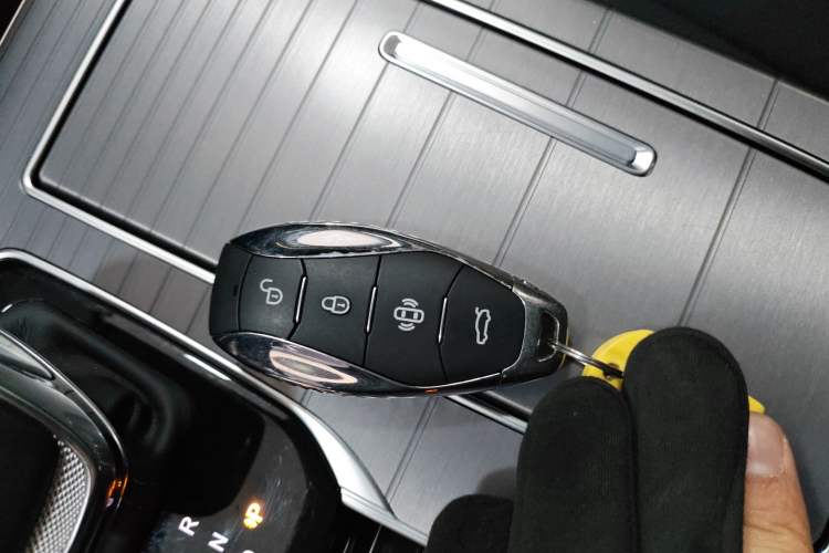 Used Hongqi HS7 PHEV 2024 2.0T PHEV Four-Wheel Drive Flagship Edition 6 Seats
