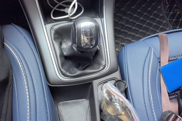 Used Citroen C4 Sega 2018 1.6L Manual Luxury Model Gear Lever