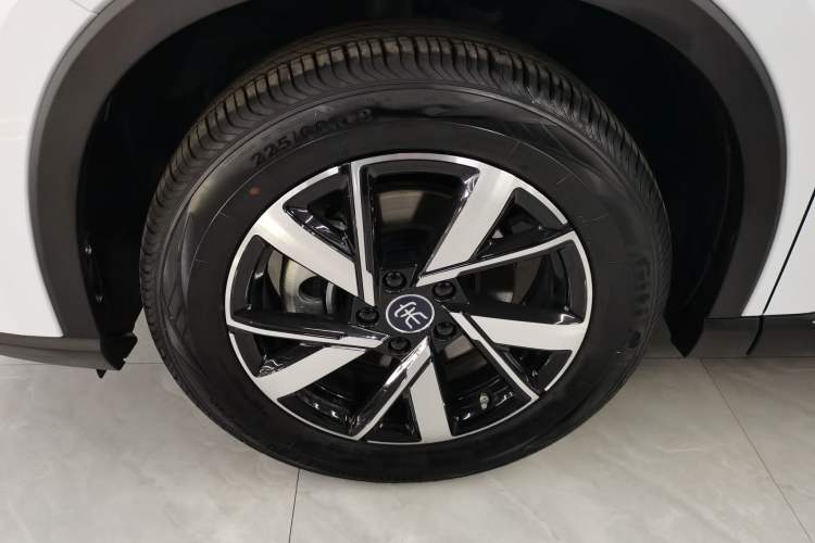 Used BYD Song Pro New Energy 2024 HONOR Edition DM-i 71KM Navigation Model
