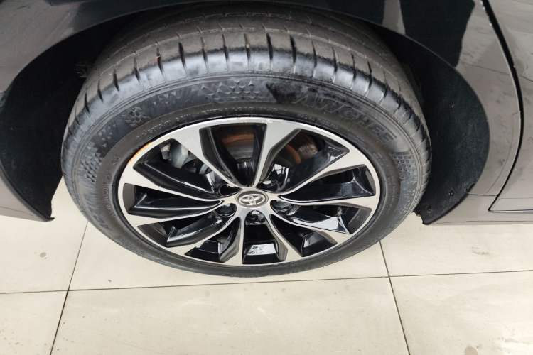 Used Toyota Avalon 2022 2.0L Luxury Edition Right Rear Wheel Hub