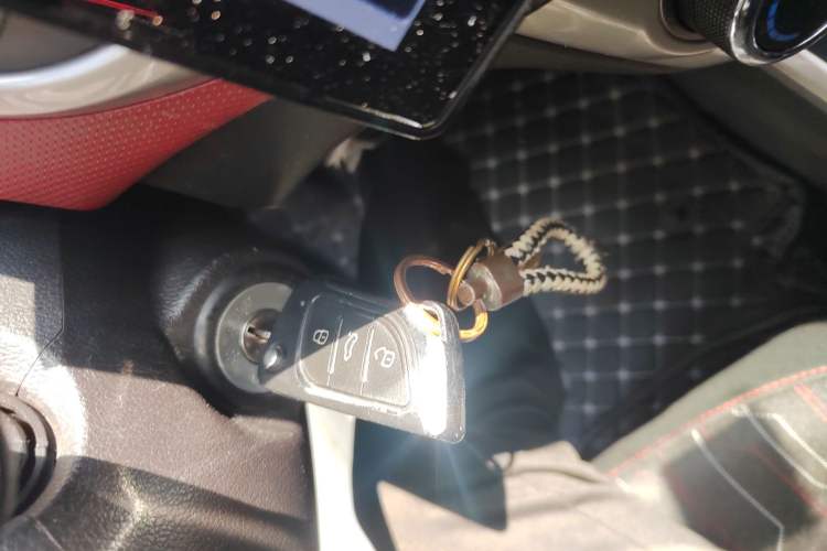 Used CHANGAN Benni 2015 1.4L IMT Luxury Model China V Standard
