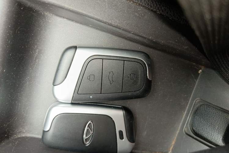 Used Chery QQ Little Ant 2021 150 000 Yuan Ant Fan Edition Ant Trend Version Lithium Iron Phosphate Vehicle Key