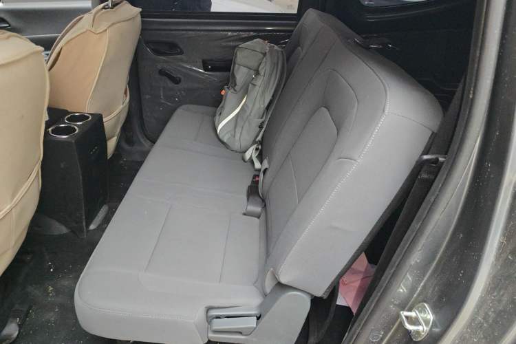 Used Wuling Hongguang New Energy 2025 Extended-Range Hybrid 50 km Utility Version Left Rear Seat