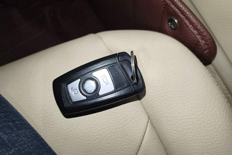 Used BMW 3 Series 2014 320Li Fashion Model
