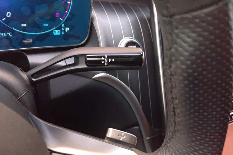 Used Mercedes-Benz GLC 2023 Refreshed GLC 300 L 4MATIC Luxury Version 7 Seats
