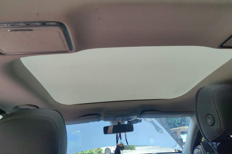 Used Mercedes-Benz E-Class 2019 E 300 L Sporty and Stylish Model