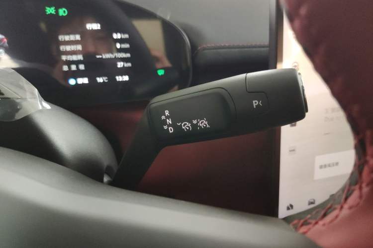 Used Zeekr 007GT 2025 Long-Range Rear-Wheel Drive Intelligent Driving Version 100 kWh Gear Lever