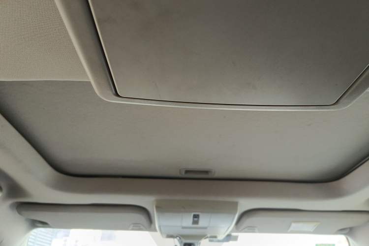 Used Dodge Journey 2013 2.4L Two-Wheel Drive Luxury Version
