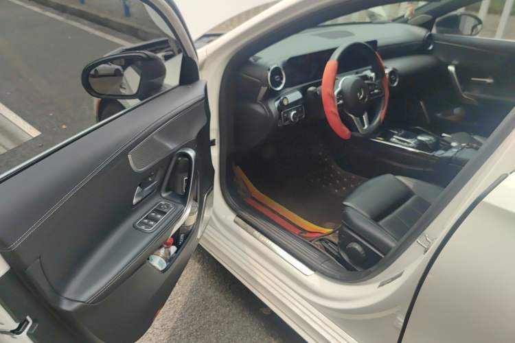 Used Mercedes-Benz A-Class 2020 Facelift A 180 L Sport Sedan Special Configuration
