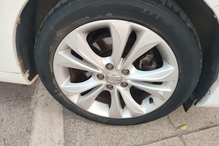 Used GAC Trumpchi GA6 2016 235T DCT Elite Edition Right Front Wheel Hub