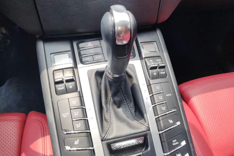 Used Porsche Macan 2017 Macan 2.0T Gear Lever