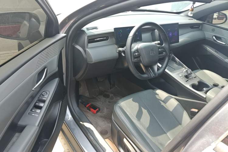 Used BYD Qin PLUS 2025 DM-i Smart Drive 55KM Leading Model Driver Seat