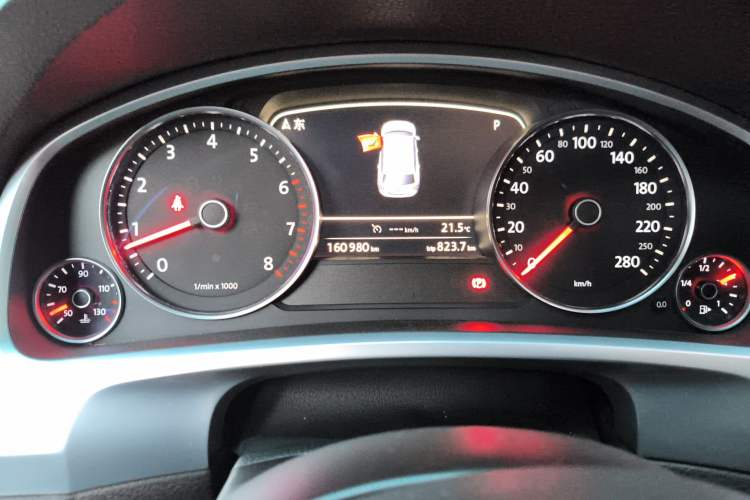 Used Volkswagen Touareg 2016 3.0 TSI High-End Version Instrument Cluster