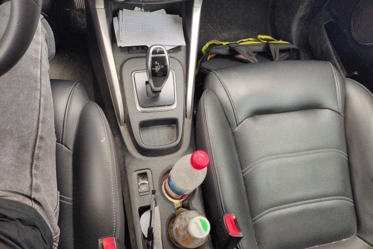 Used BYD Yuan New Energy 2018 EV360 Smart Connect Cool Edition Gear Lever