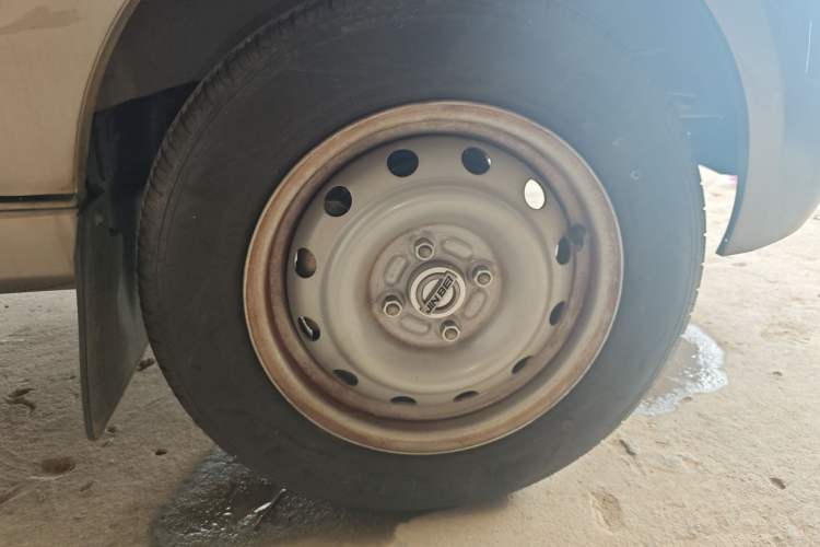 Used Jinbei New Hiace X30L 2021 1.5L Wealth Edition Bus Non-Air-Conditioned China VI Standard SWC15M Right Front Wheel Hub