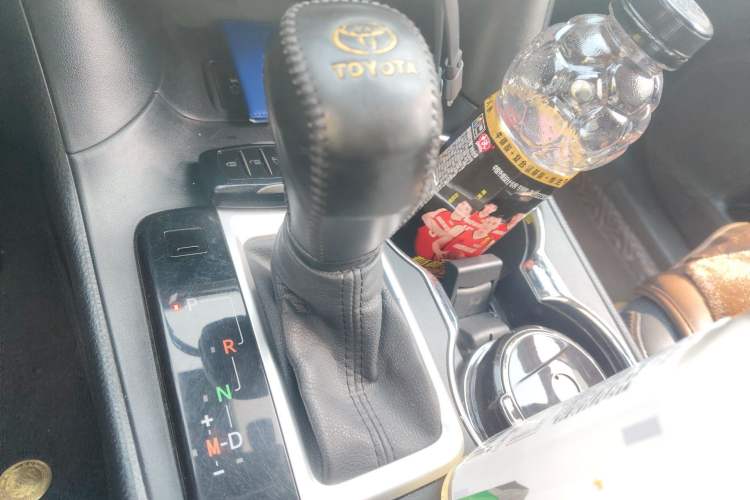 Used Toyota Highlander 2021 2.0T Four-Wheel Drive Prestige Version 7 Seats Gear Lever