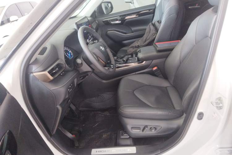 Used Toyota Highlander 2023 2.5L Smart Electric Hybrid Dual-Engine 4x4 Knight Edition 7 Seats