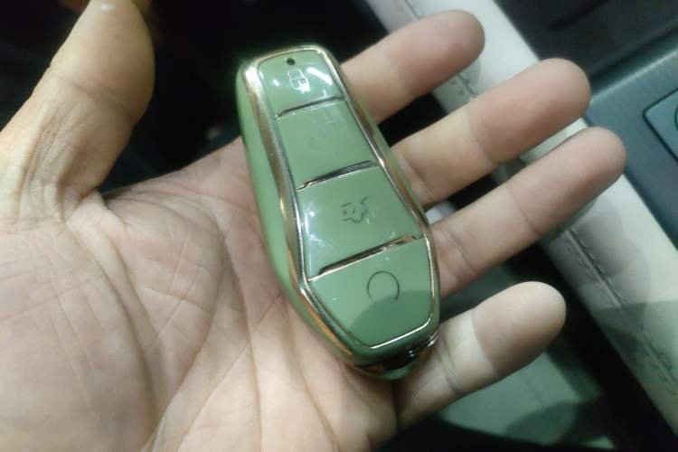 Used BYD Song L EV 2024 662 km Beyond Edition