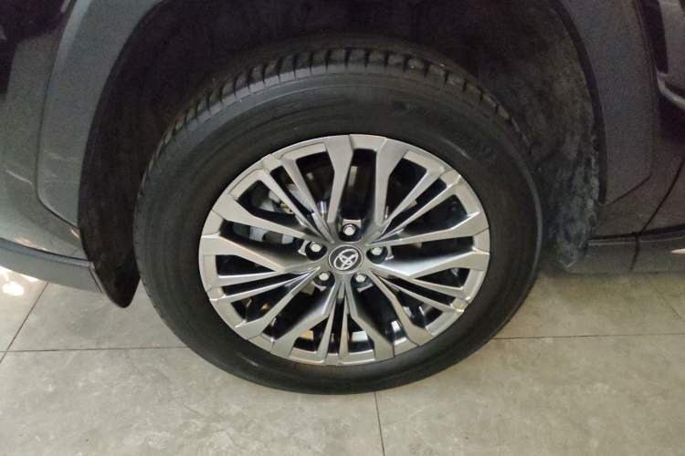 Used Toyota Wildlander 2023 Dual-Motor 2.5L E-CVT Two-Wheel Drive Luxury PLUS Edition
