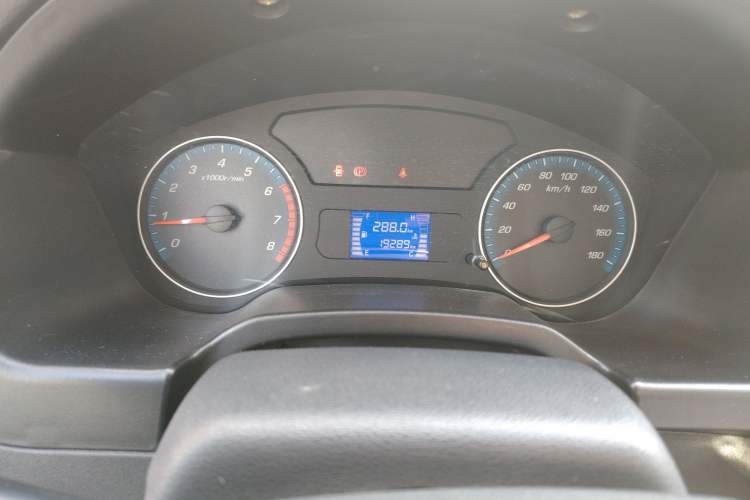 Used CHANGAN KAICHENG Shenqi F30 2018 1.5L Comfort Trim Short Wheelbase DAM15L Instrument Cluster