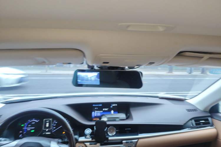 Used Lexus ES 2015 300h Comfort Edition