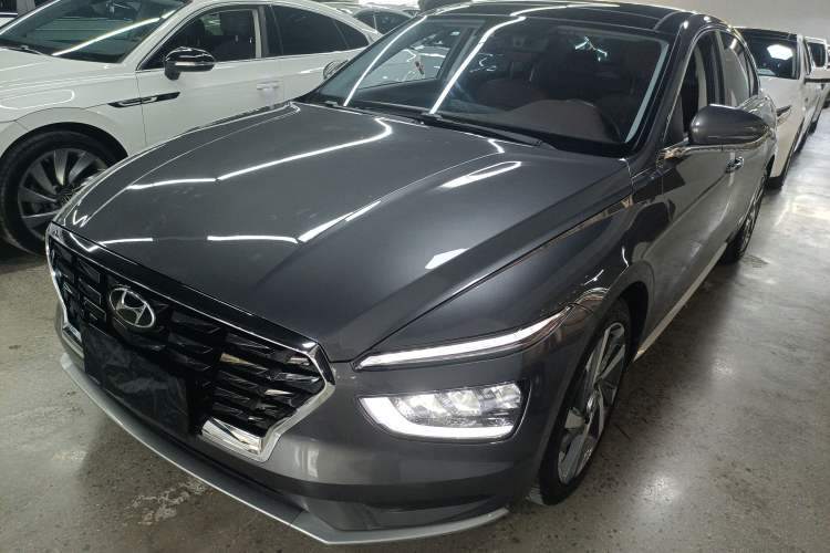 Used Hyundai Mistra 2021 1.8L CVT LUX Premium Edition