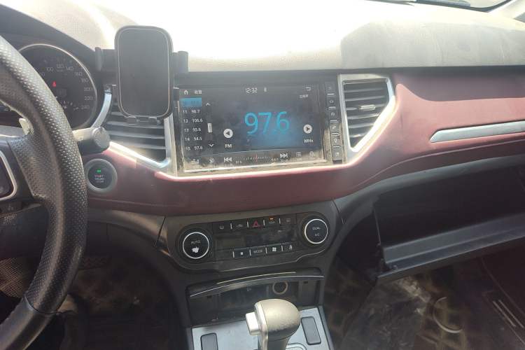 Used Haval H6 Coupe 2018 Red-Label 1.5T Automatic Two-Wheel Drive Ultra-Luxury Model Audio And AC Panel