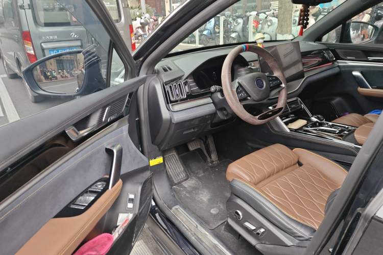 Used BYD Tang New Energy 2021 DM 2.0T Four-Wheel Drive High-Performance Flagship Model
