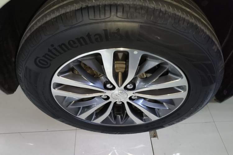 Used Buick GL8 2022 ES Landtrek 653T Comfort Edition Exterior 5