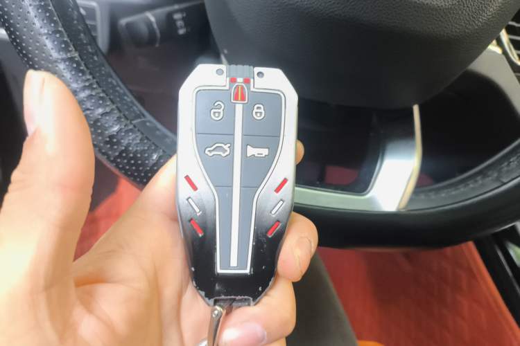 Used Hongqi HS5 2022 Revised Version 2.0T Smart Connect Flagship Edition
