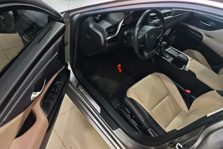 Used Lexus ES 2018 200 Luxury Edition China V Standard