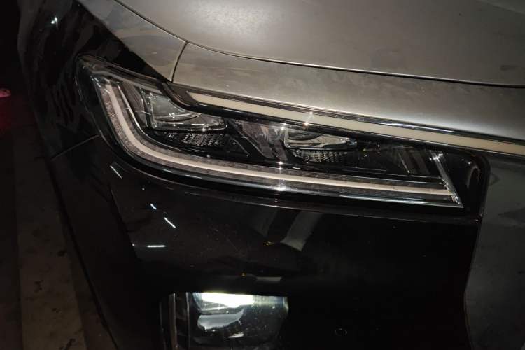 Used Hongqi H9 2020 2.0T Smart Connect Flagship Edition Right Front Headlight