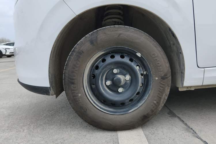 Used Wuling Hongguang New Energy 2024 All-Electric Model 300KM Standard Version
