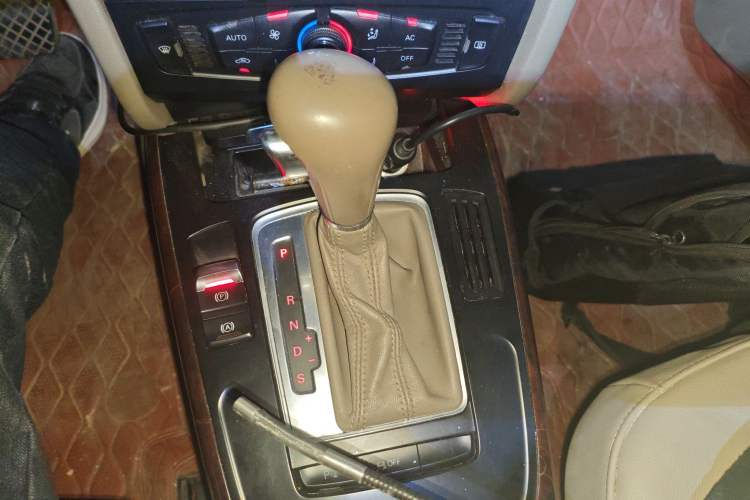 Used Audi A4L 2012 2.0 TFSI automatic standard version