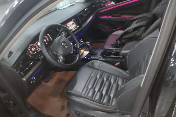 Used Volkswagen Passat 2020 330TSI Elite Edition China VI