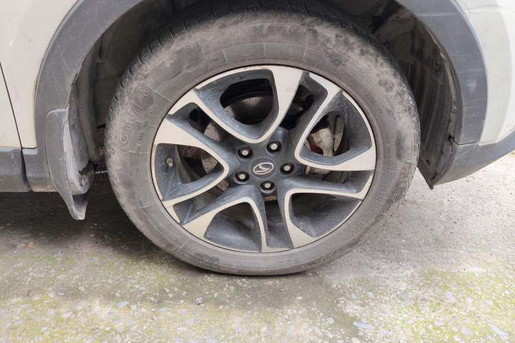 Used Soueast DX7 2015 1.5T Manual Luxury Model Right Front Wheel Hub