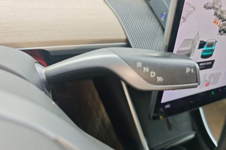 Used Tesla Model 3 2019 Long-Range All-Wheel-Drive Version
