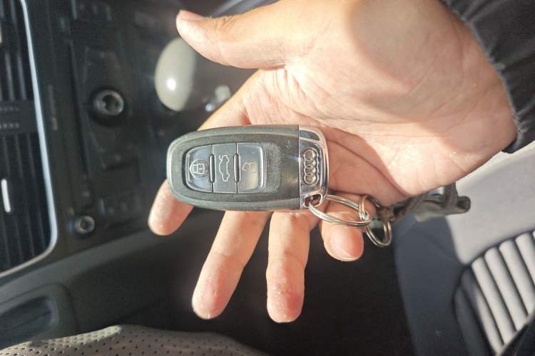 Used Audi A4L 2012 1.8 TFSI Automatic Comfort Model Vehicle Key