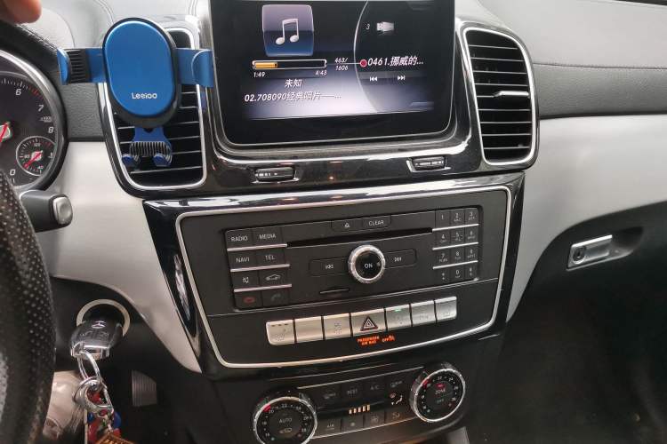 Used Mercedes-Benz GLE Coupe 2018 GLE 400 4MATIC Coupe SUV Audio And AC Panel