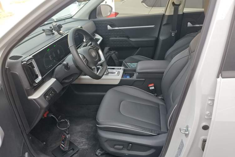 Used Hyundai ix35 2023 Musso 2.0L Deluxe Edition DLX