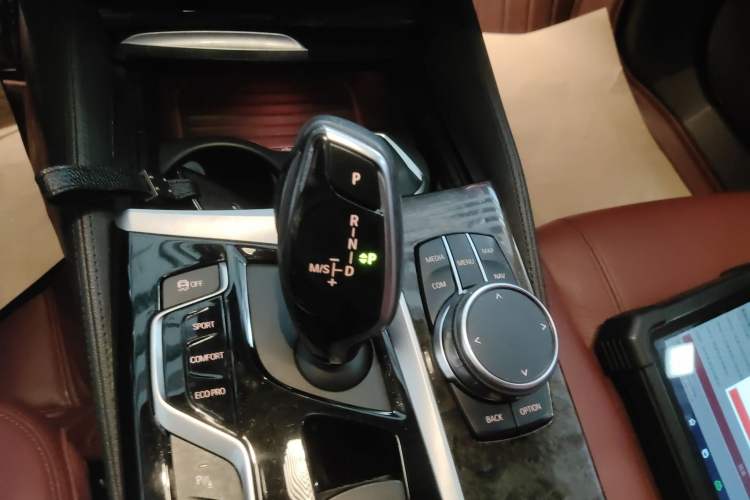 Used BMW 5 Series 2018 Facelifted 530Li xDrive M Sport Package
