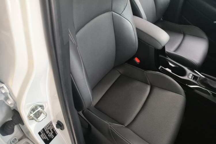 Used Toyota FRONTLANDER 2022 2.0L CVT Luxury Edition Right Front Seat