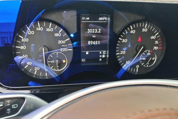 Used Mercedes-Benz Vito 2018 2.0T Business Version China VI Emission Standard Instrument Cluster