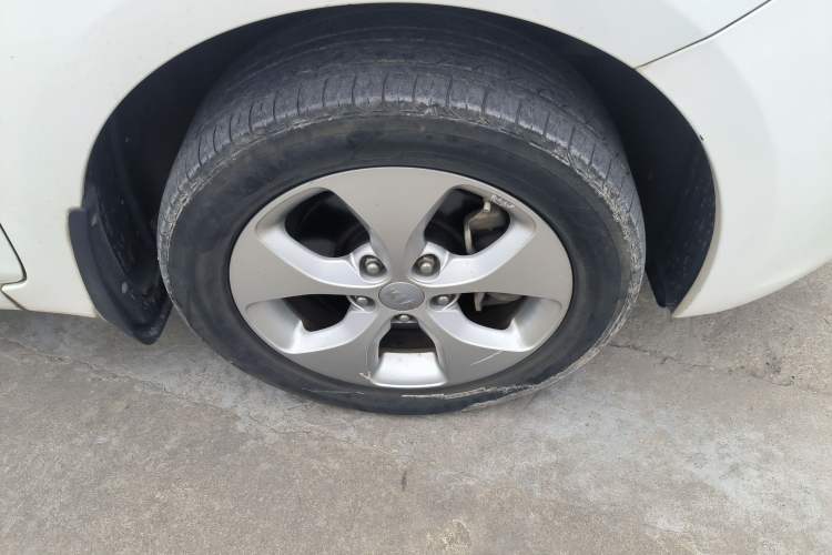 Used Kia Carens 2013 2.0L 7-Seater Automatic Standard Version China IV Standard